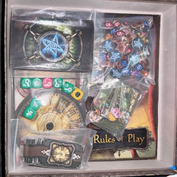 Elder Signs Game an Arkham Horror Game - Picture 2 of 2